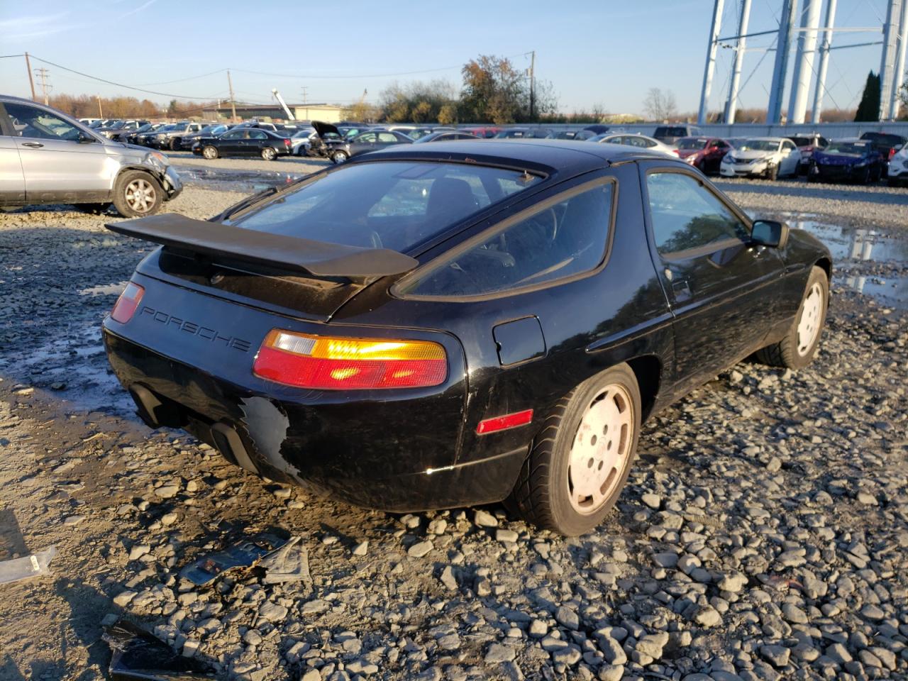 Photo 4 from auction – 1988 PORSCHE 928 S-4 with VIN WP0JB0924JS860170