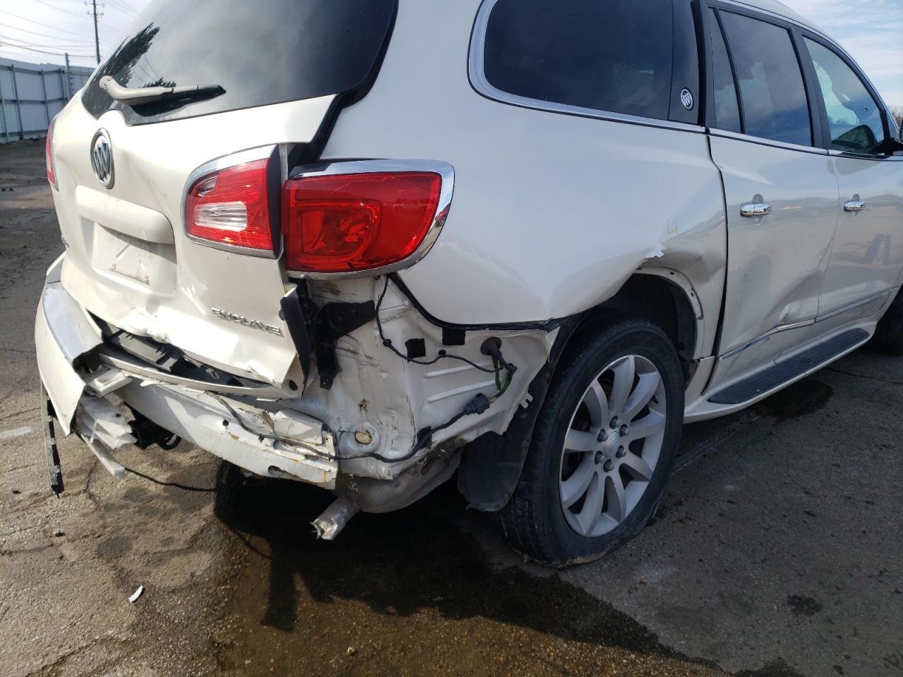 Photo 9 from auction – 2015 BUICK ENCLAVE with VIN 5GAKRCKD1FJ207646