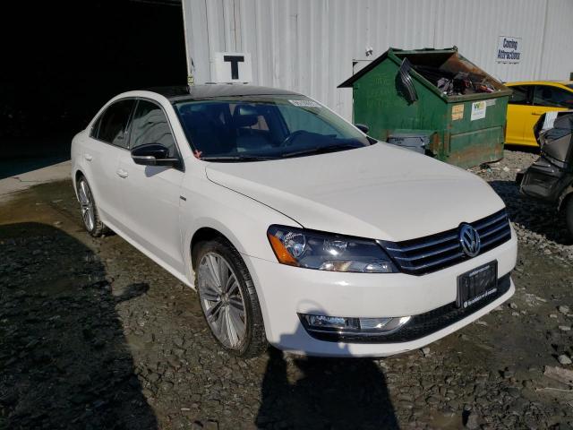 VOLKSWAGEN PASSAT SE 2014 with VIN 1VWBT7A3XEC099382 - Photo from auction