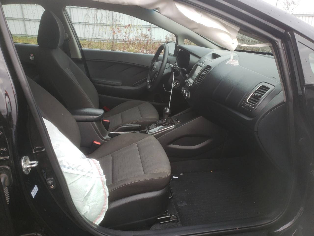 Photo 5 from auction – 2018 KIA FORTE LX with VIN 3KPFL4A79JE187784
