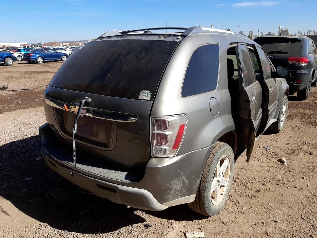 Photo 4 from auction – 2005 CHEVROLET EQUINOX with VIN 2CNDL63F456025778