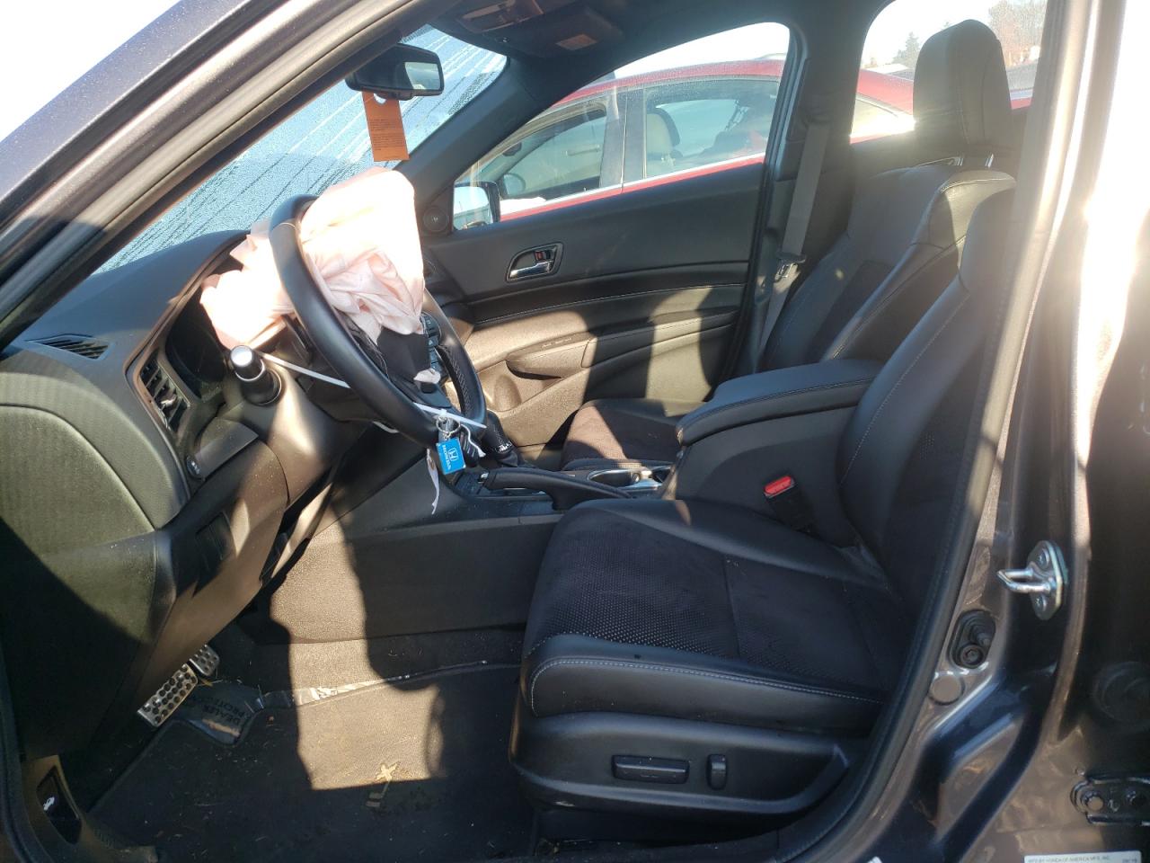 Photo 5 from auction – 2018 ACURA ILX PREMIU with VIN 19UDE2F8XJA009118