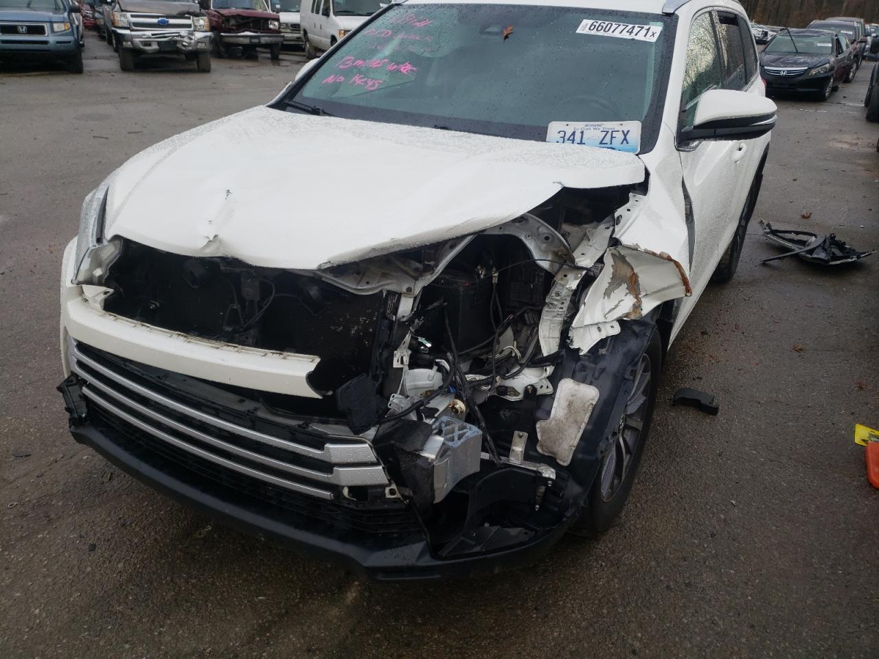 Photo 9 from auction – 2017 TOYOTA HIGHLANDER with VIN 5TDJZRFH8HS369743
