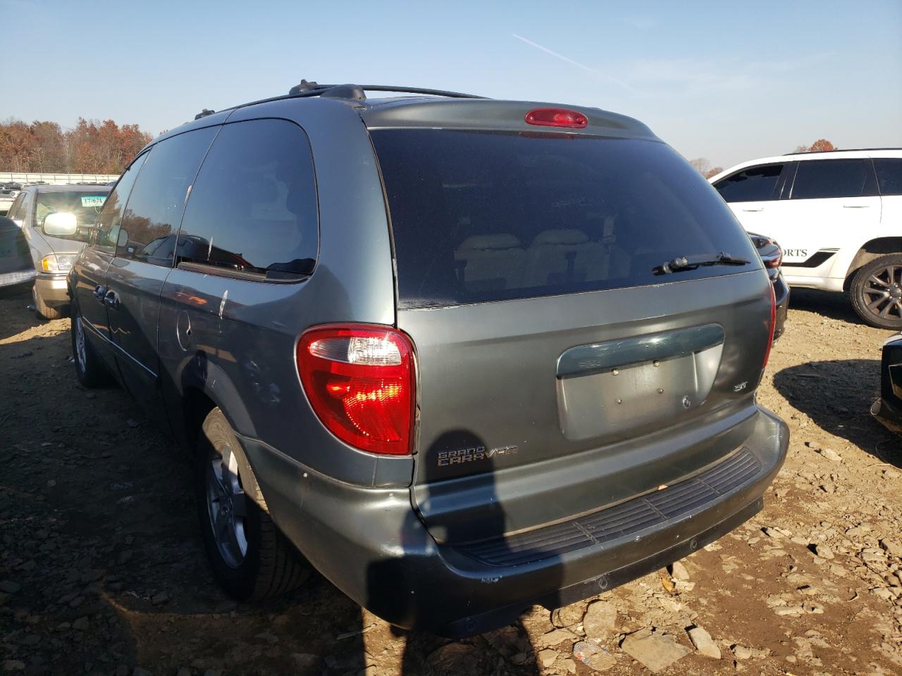 Photo 3 from auction – 2005 DODGE GRAND CARA with VIN 2D8GP44L05R153823