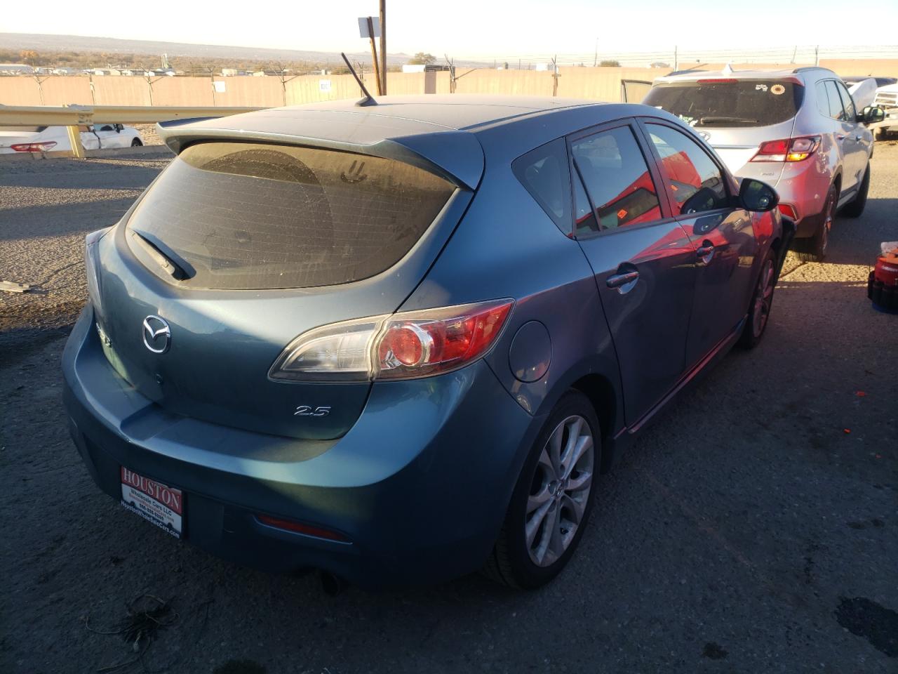 Photo 4 from auction – 2011 MAZDA 3 S with VIN JM1BL1K6XB1496591