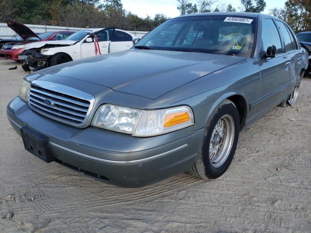 Photo 2 from auction – 1999 FORD CROWN VICT with VIN 2FAFP74W6XX147406