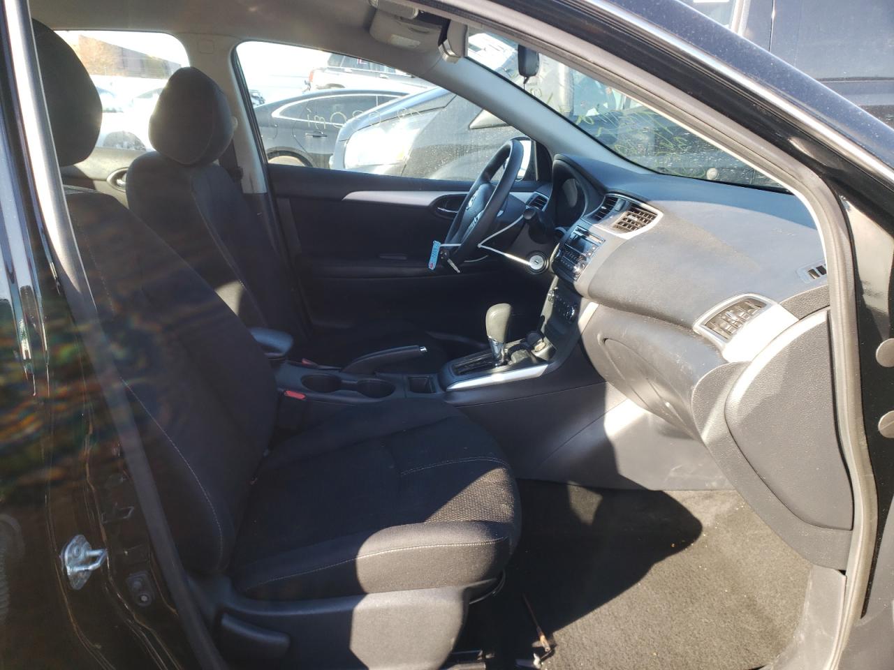 Photo 5 from auction – 2017 NISSAN SENTRA S with VIN 3N1AB7AP4HY266161