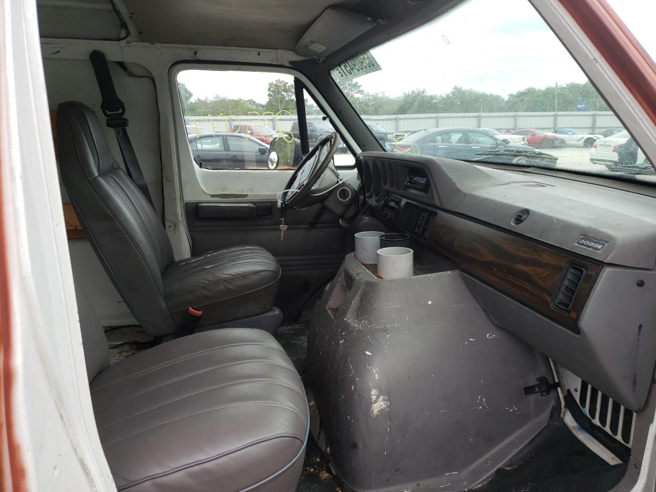 Photo 5 from auction – 1996 DODGE RAM with VIN 2B7HB11X1TK125400