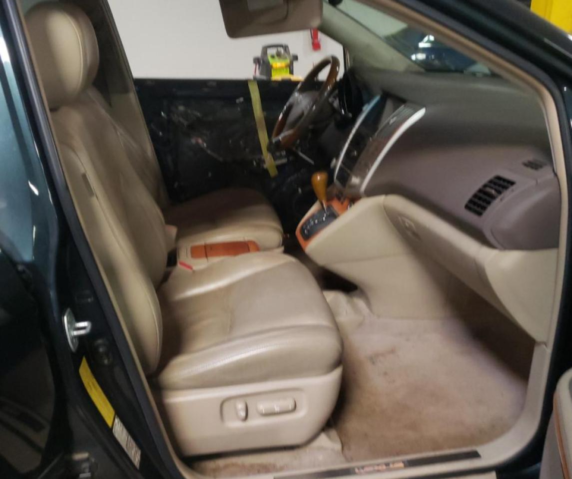 صورة رقم 5 من المزاد - 2005 LEXUS RX 330 مع VIN 2T2HA31U05C078662