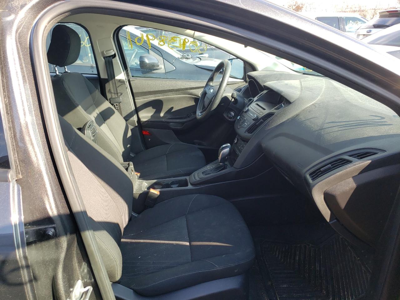 Photo 5 from auction – 2015 FORD FOCUS SE with VIN 1FADP3F21FL364920