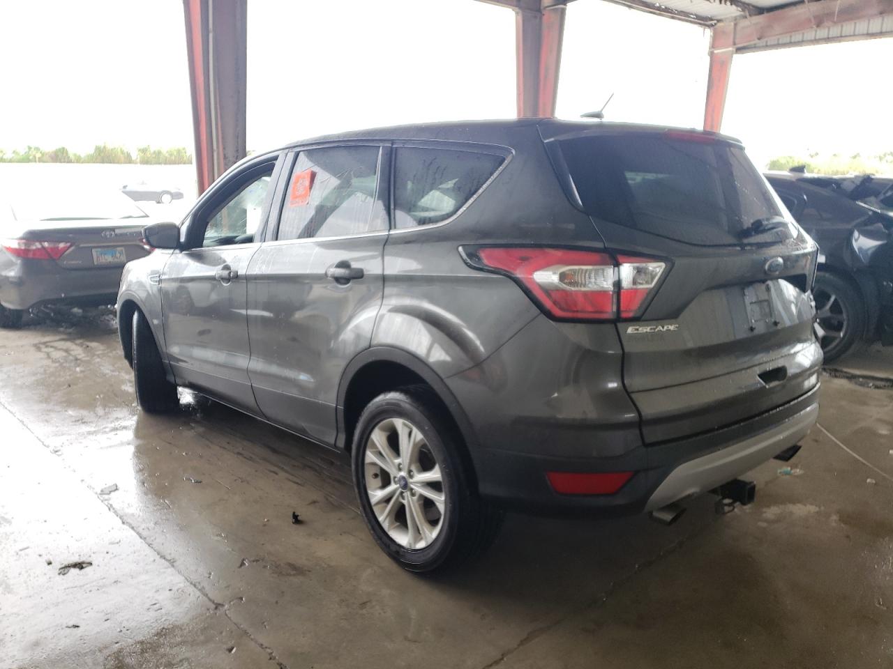 Photo 3 from auction – 2017 FORD ESCAPE SE with VIN 1FMCU0G99HUD66996