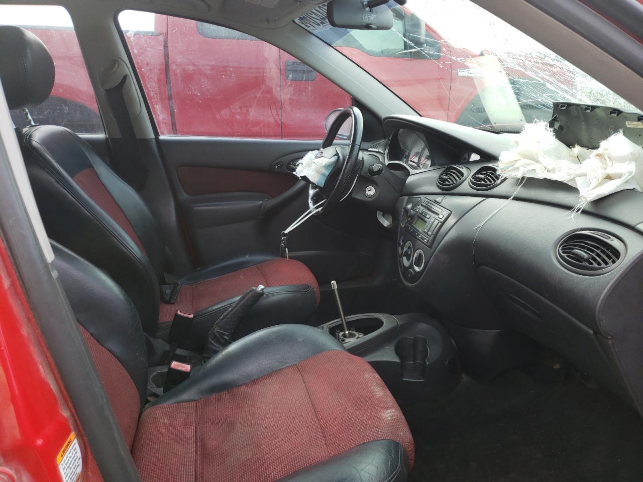 Photo 5 from auction – 2003 FORD FOCUS ZX5 with VIN 3FAHP37533R163432