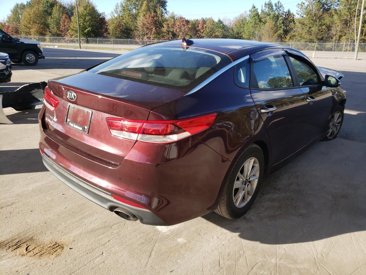 Photo 4 from auction – 2016 KIA OPTIMA LX with VIN 5XXGT4L33GG101299