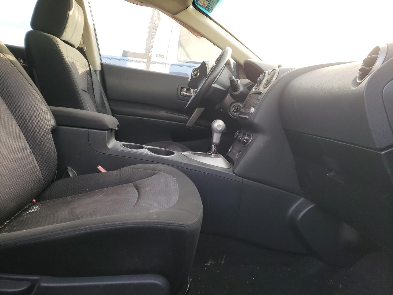 Photo 5 from auction – 2011 NISSAN ROGUE S with VIN JN8AS5MV6BW666804