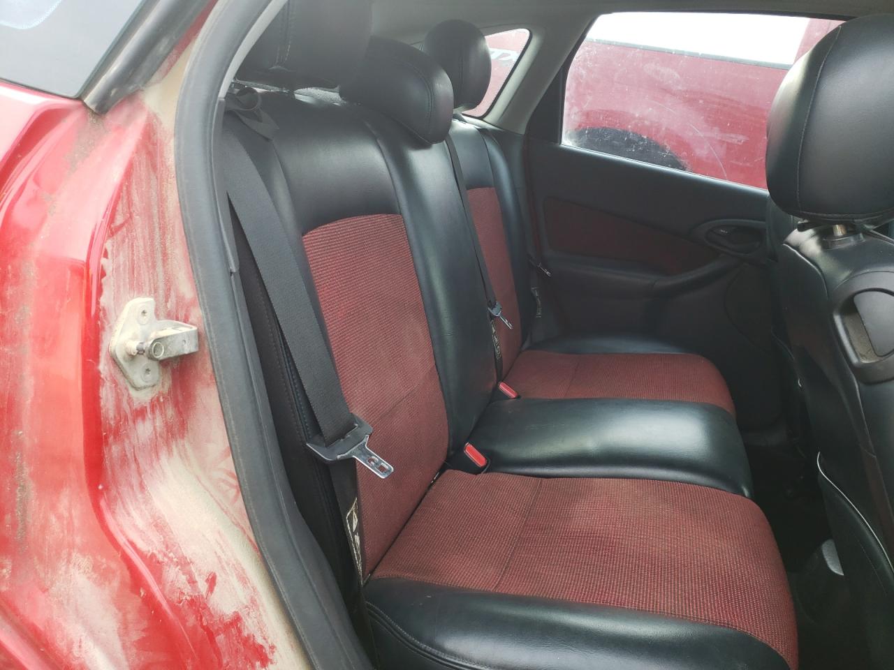 Photo 6 from auction – 2003 FORD FOCUS ZX5 with VIN 3FAHP37533R163432