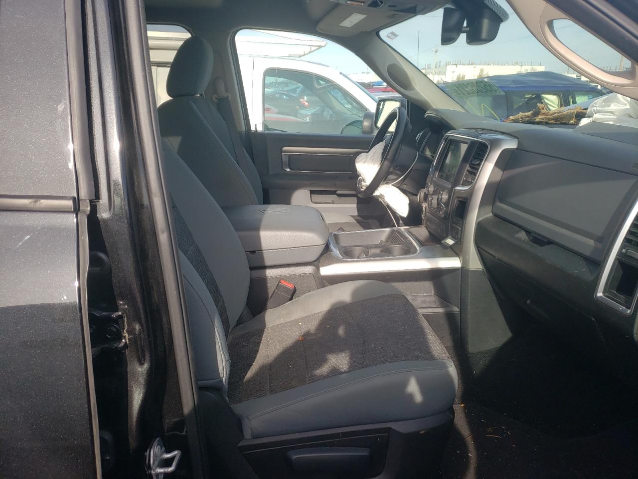 Photo 5 from auction – 2019 RAM 1500 CLASS with VIN 1C6RR7LT3KS569435