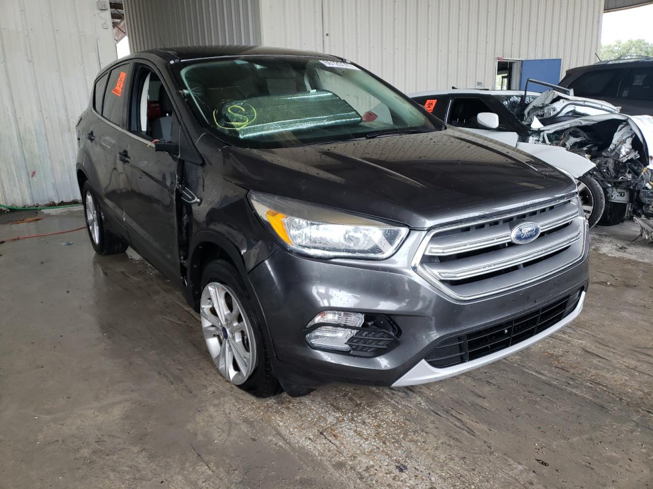 FORD ESCAPE SE 2017 with VIN 1FMCU0G99HUD66996 - Photo from auction