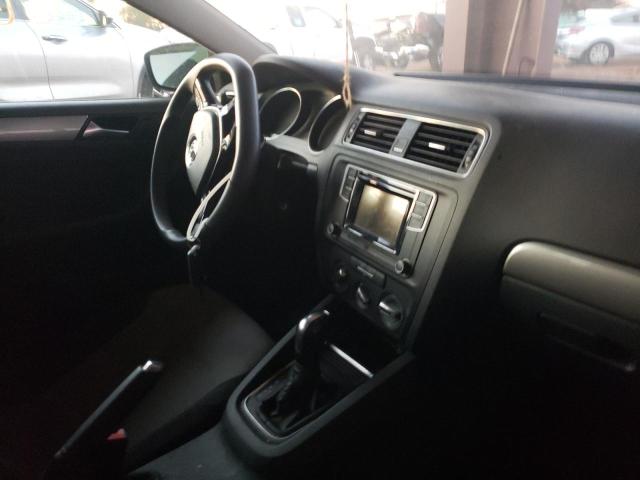 Photo 9 from auction – 2017 VOLKSWAGEN JETTA S with VIN 3VW2B7AJ1HM283050