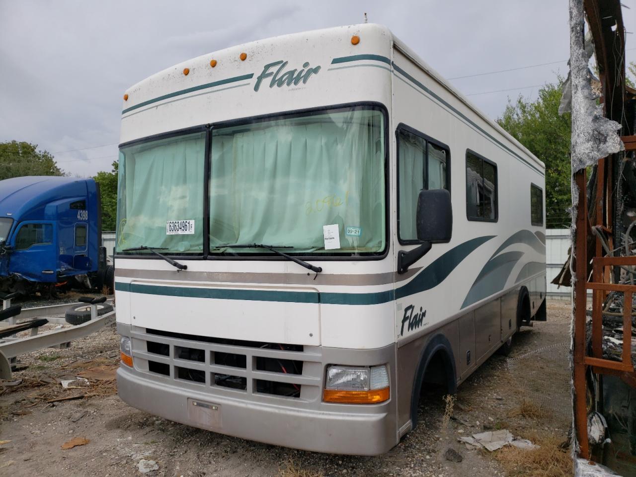 Photo 2 from auction – 1999 CHEVROLET P30 with VIN 1GBKP37J2X3304450