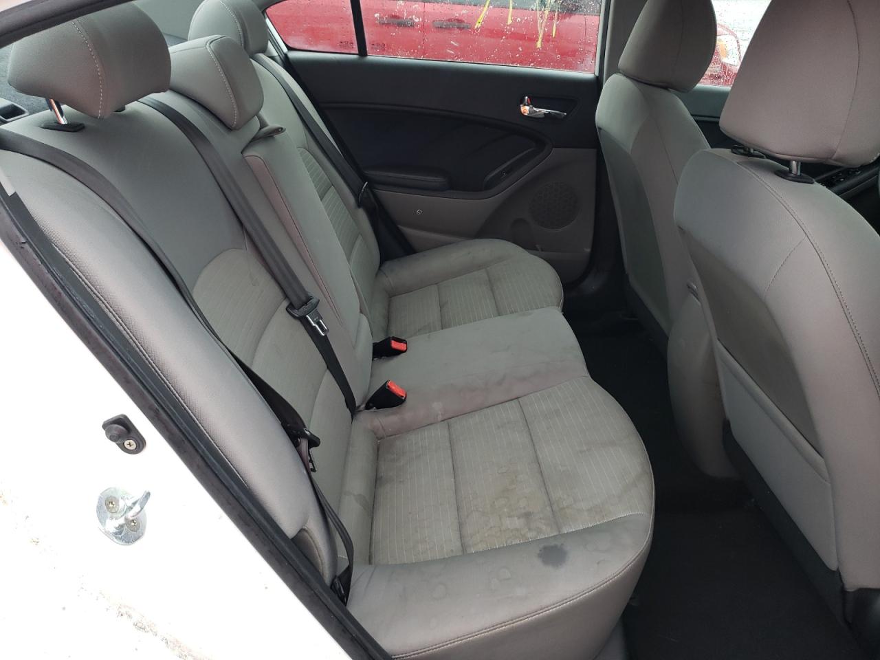 Photo 6 from auction – 2016 KIA FORTE LX with VIN KNAFX4A65G5584101