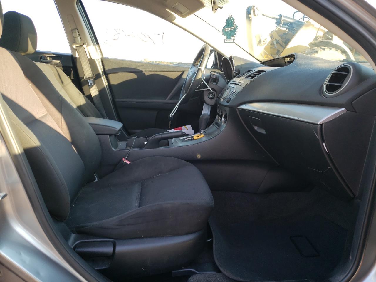 Photo 5 from auction – 2011 MAZDA 3 I with VIN JM1BL1VF6B1376881