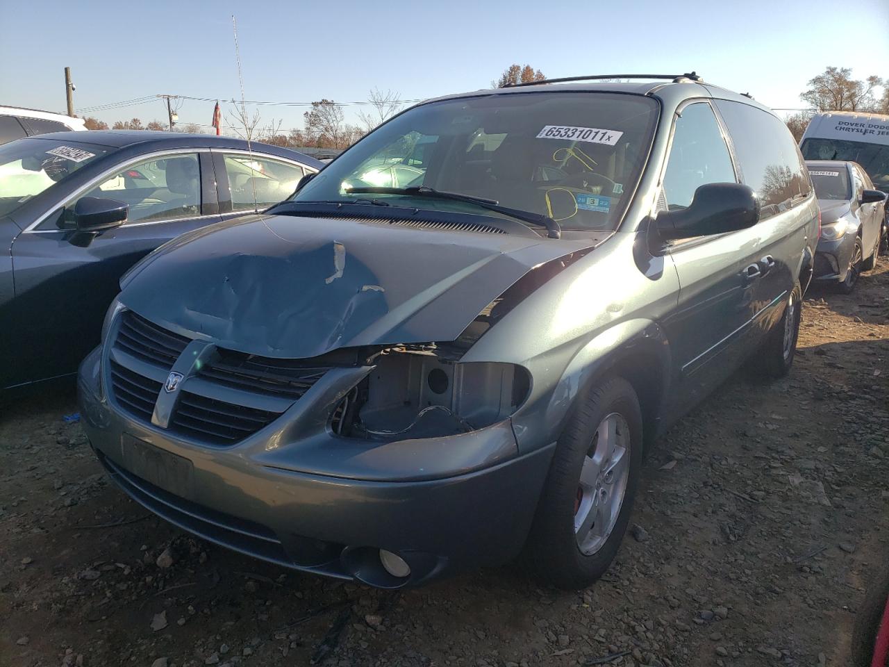Photo 2 from auction – 2005 DODGE GRAND CARA with VIN 2D8GP44L05R153823