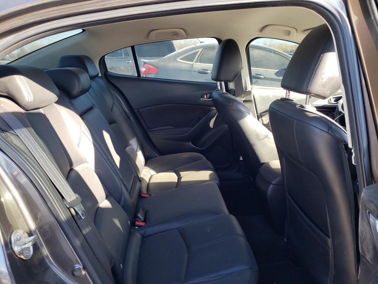 Photo 6 from auction – 2018 MAZDA 3 TOURING with VIN 3MZBN1V39JM166452