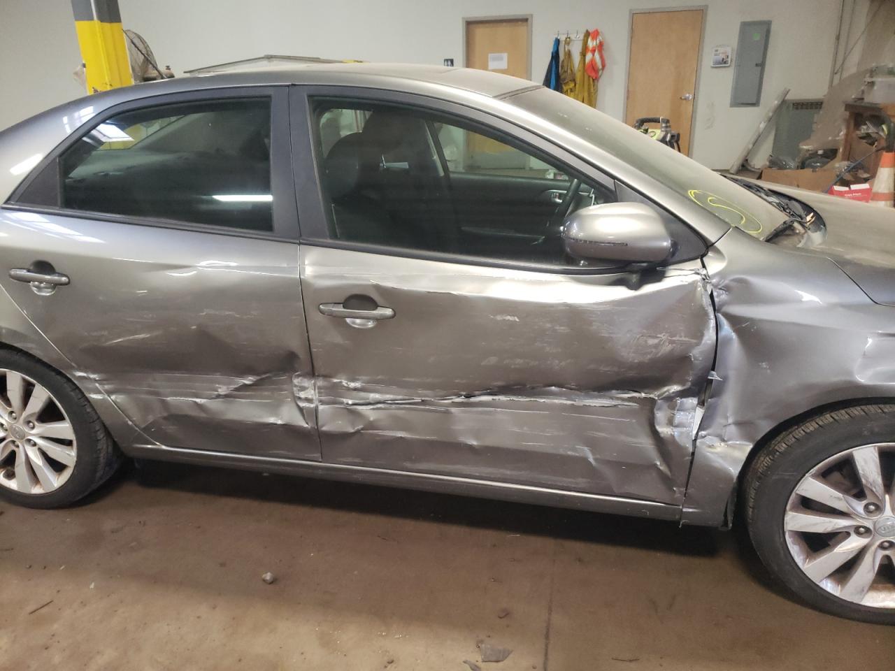 Photo 9 from auction – 2011 KIA FORTE SX with VIN KNAFW4A32B5404090