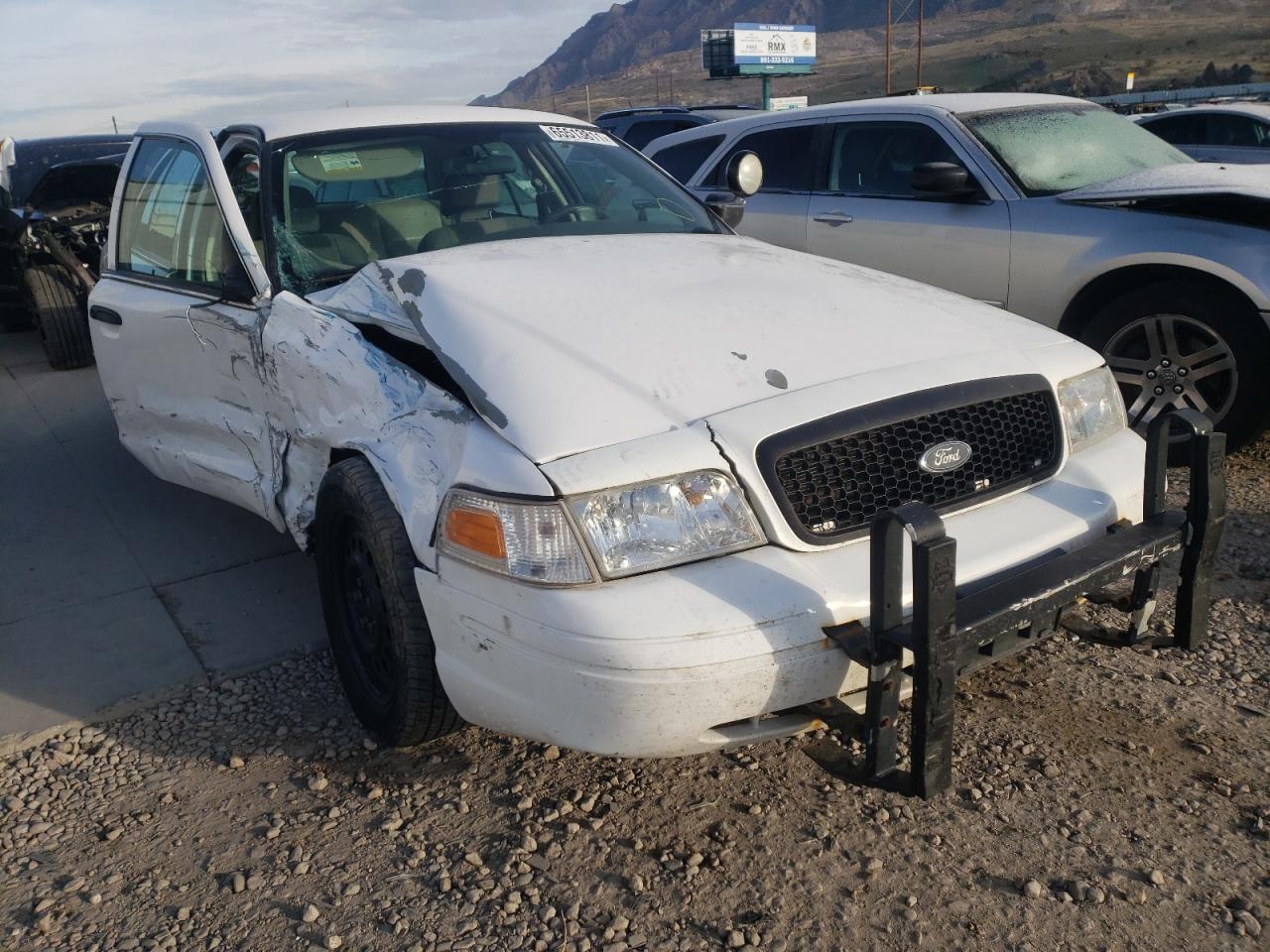 FORD CROWN VICT 2008 with VIN 2FAFP71VX8X169356 - Photo from auction