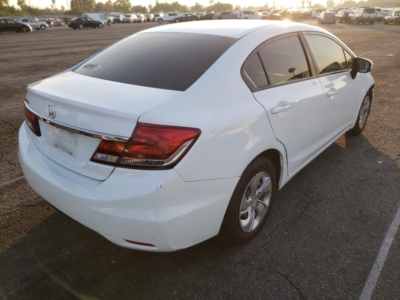Photo 4 from auction – 2014 HONDA CIVIC LX with VIN 19XFB2F55EE271363