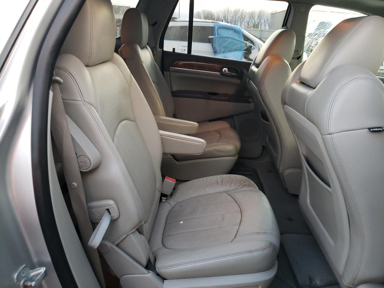 Photo 6 from auction – 2011 BUICK ENCLAVE CX with VIN 5GAKVBEDXBJ220276