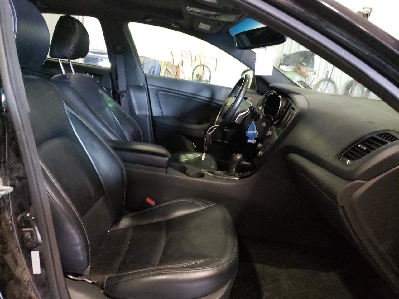 Photo 5 from auction – 2013 KIA OPTIMA SX with VIN 5XXGR4A67DG117142