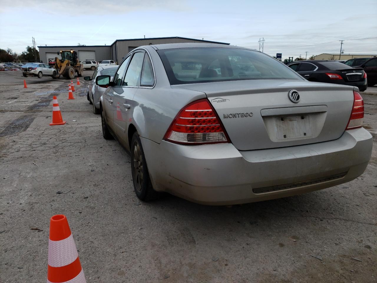 Photo 3 from auction – 2005 MERCURY MONTEGO LU with VIN 1MEFM40145G612519