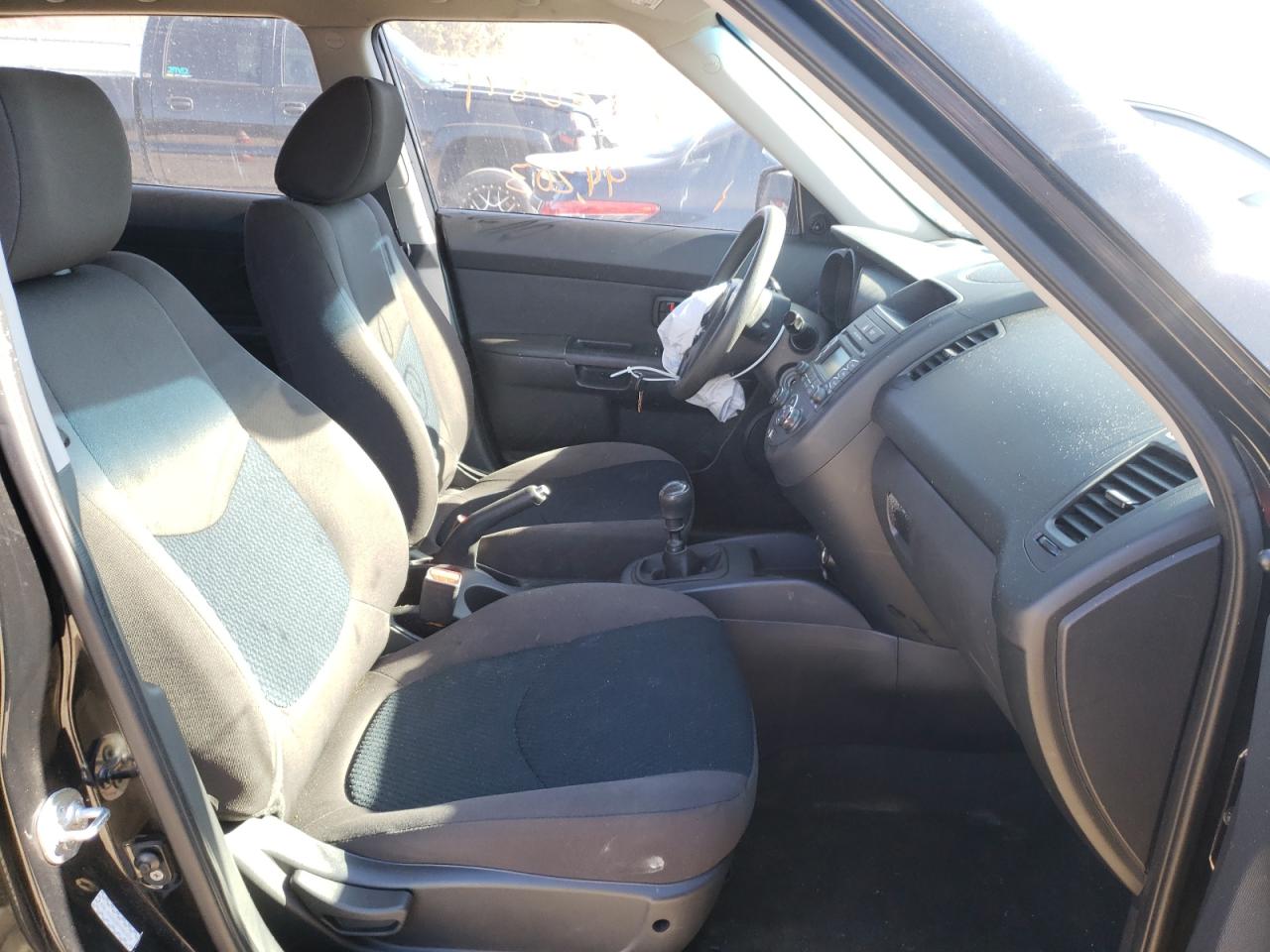 Photo 5 from auction – 2013 KIA SOUL with VIN KNDJT2A50D7583572