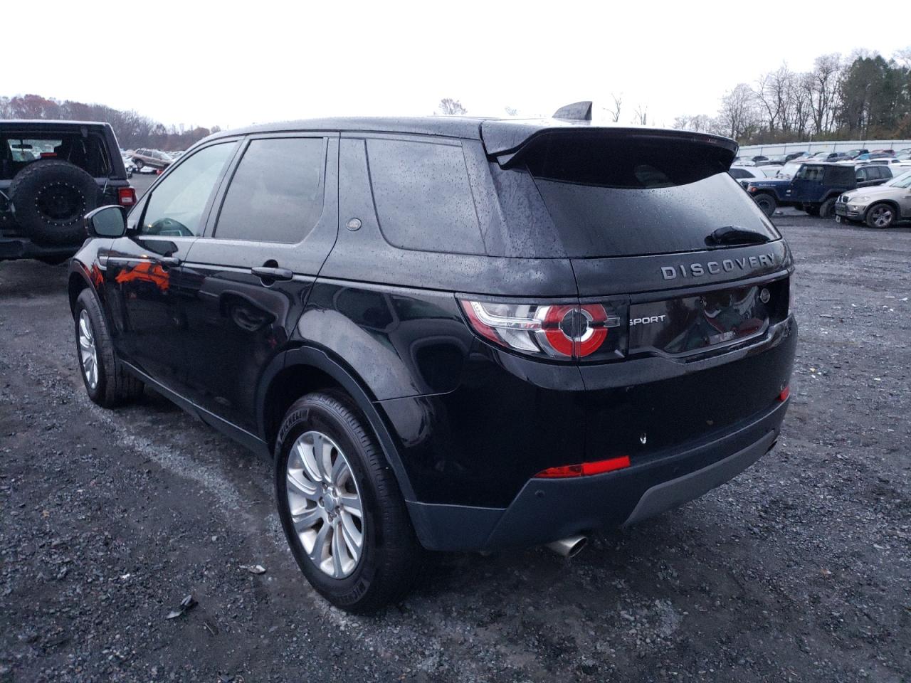 Photo 3 from auction – 2017 LAND ROVER DISCOVERY with VIN SALCP2BG5HH668607