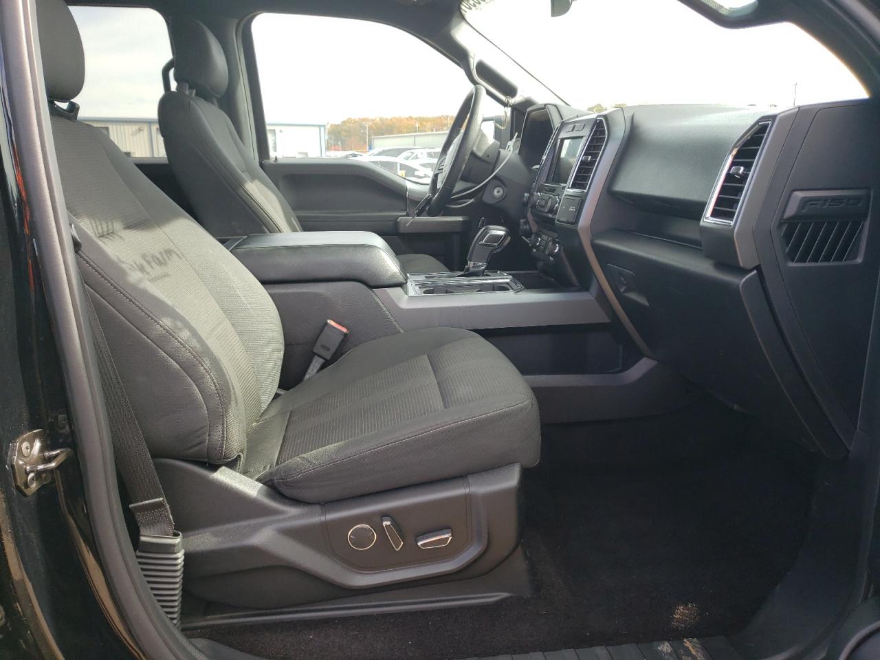 Photo 5 from auction – 2016 FORD F150 SUPER with VIN 1FTEW1CP9GKF90474