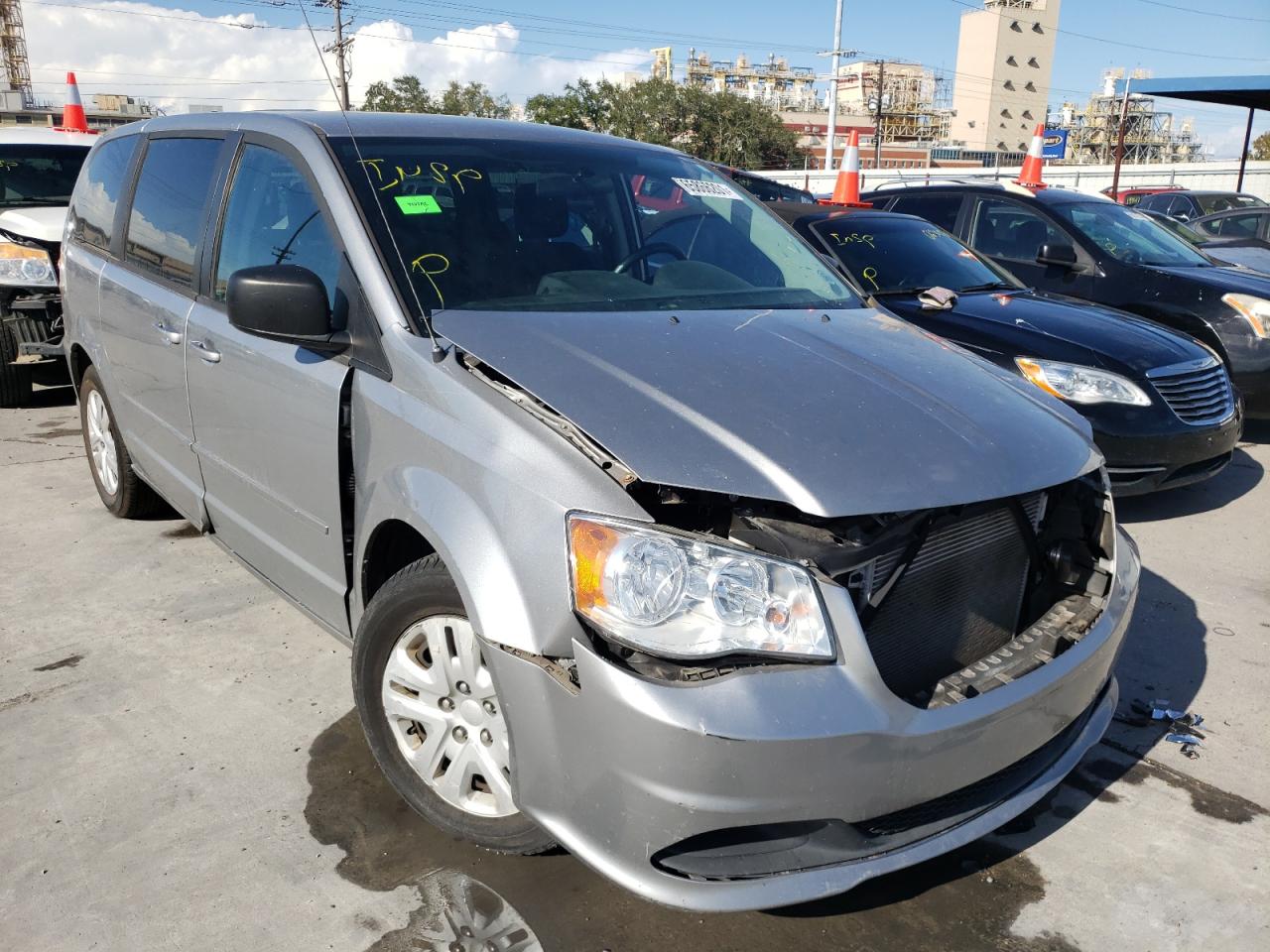 DODGE GRAND CARA 2015 with VIN 2C4RDGBGXFR616379 - Photo from auction