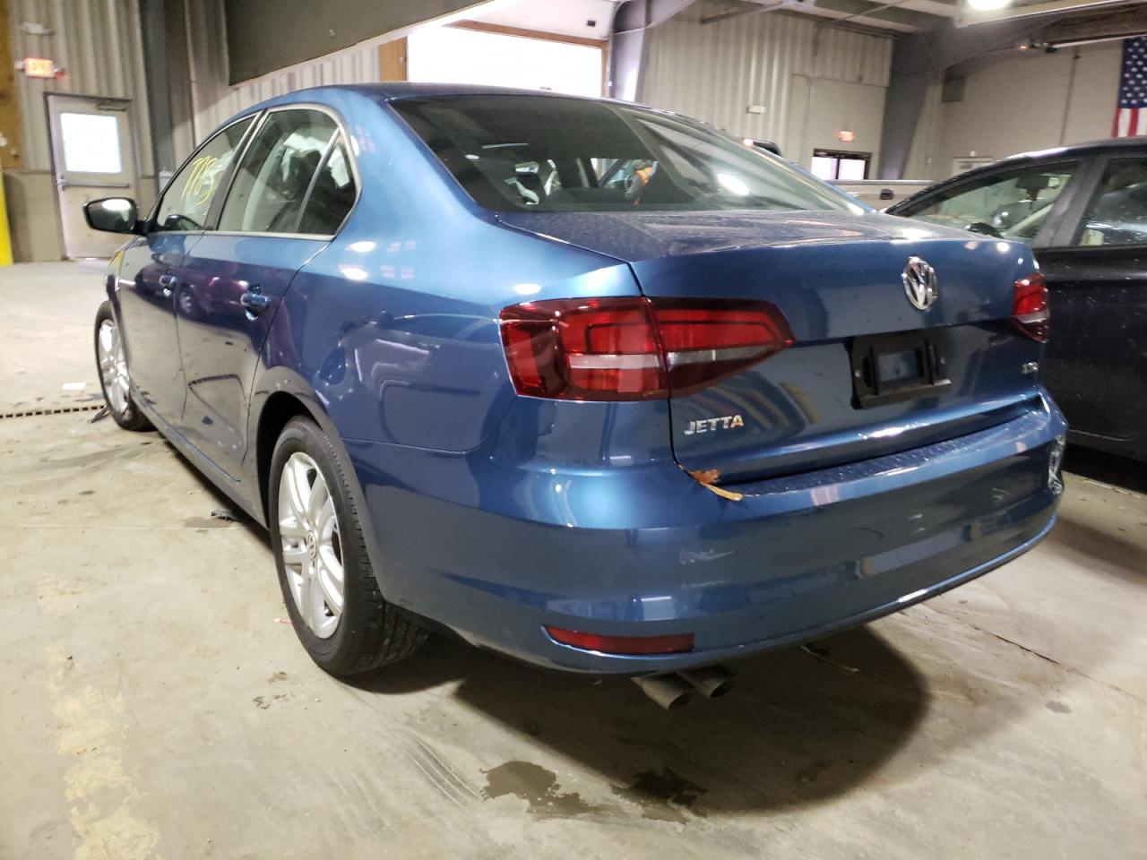 Photo 3 from auction – 2018 VOLKSWAGEN JETTA S with VIN 3VW2B7AJ8JM259480
