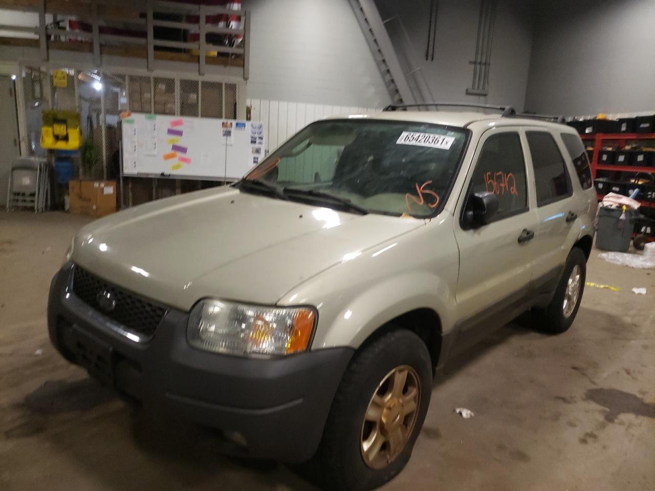 Photo 2 from auction – 2004 FORD ESCAPE XLT with VIN 1FMYU03144KB18456