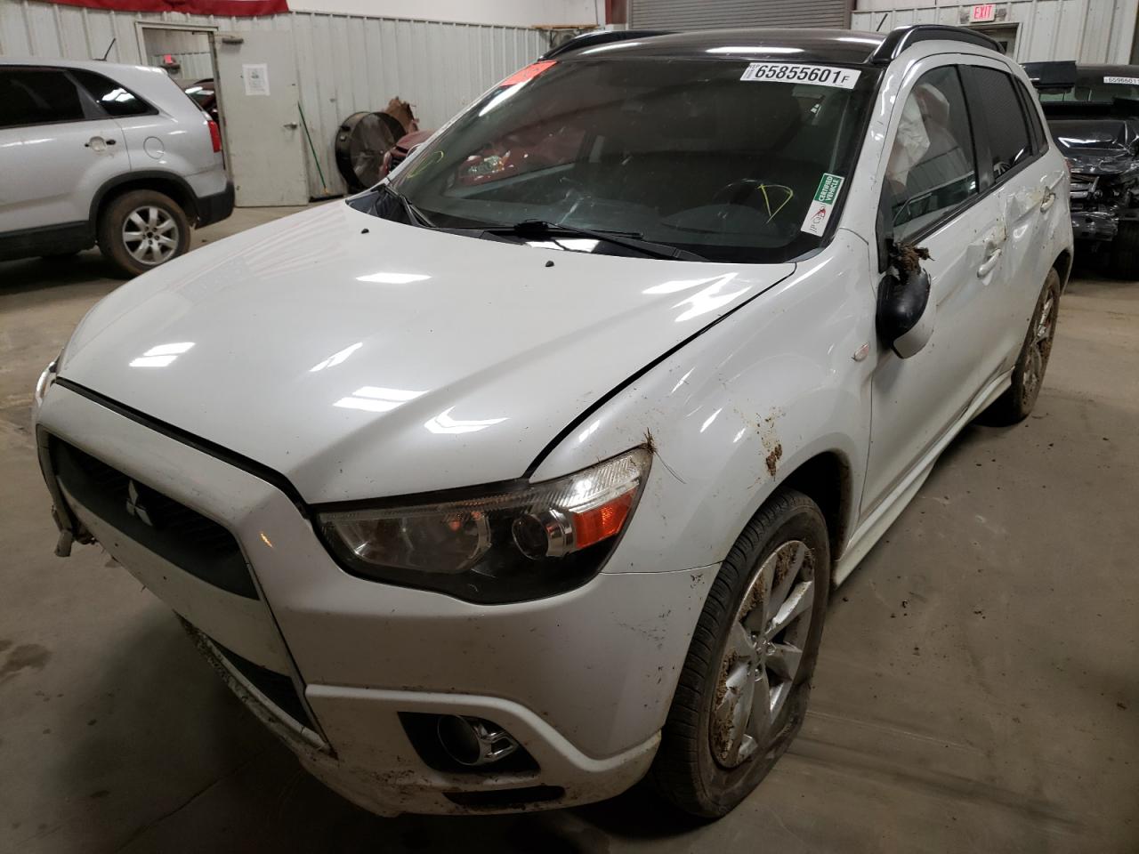 Photo 2 from auction – 2012 MITSUBISHI OUTLANDER with VIN JA4AP4AU1CZ004092