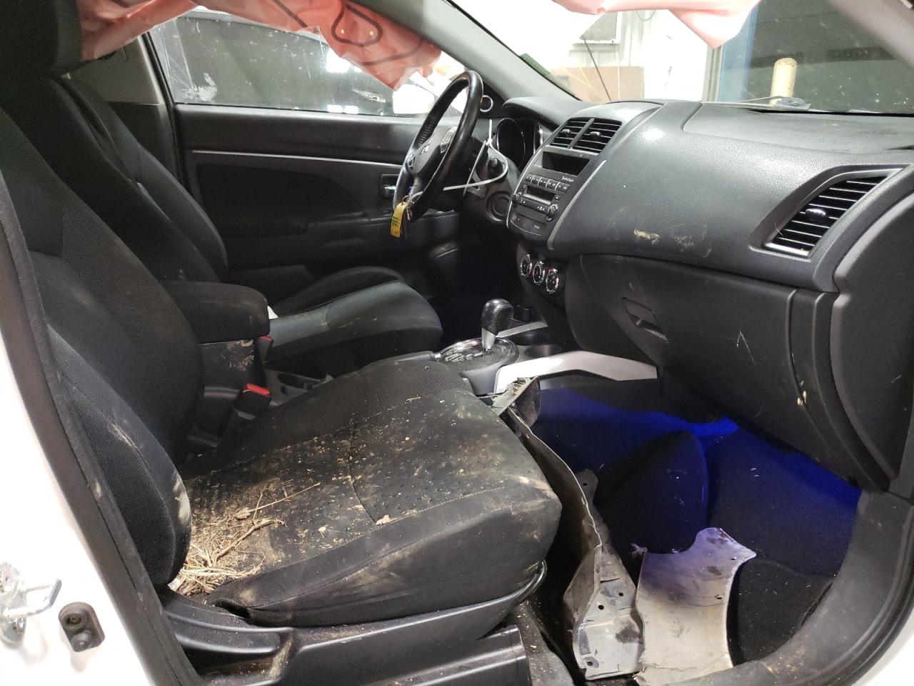 Photo 5 from auction – 2012 MITSUBISHI OUTLANDER with VIN JA4AP4AU1CZ004092