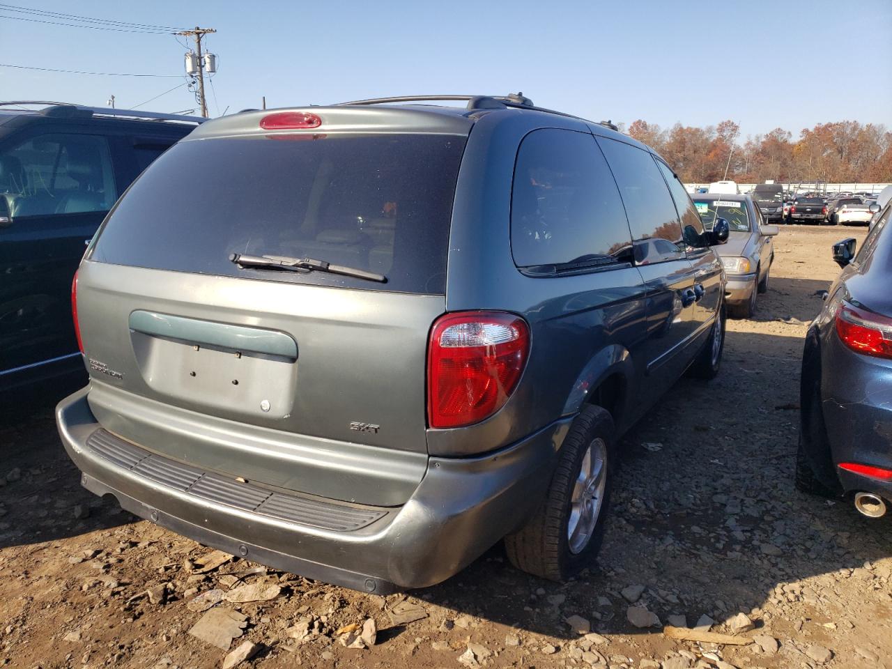 Photo 4 from auction – 2005 DODGE GRAND CARA with VIN 2D8GP44L05R153823
