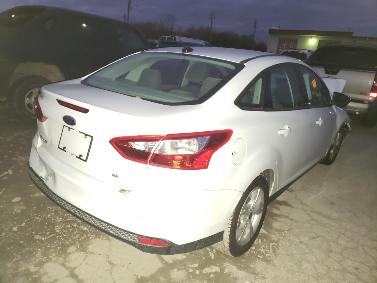 Photo 4 from auction – 2014 FORD FOCUS SE with VIN 1FADP3F20EL434745