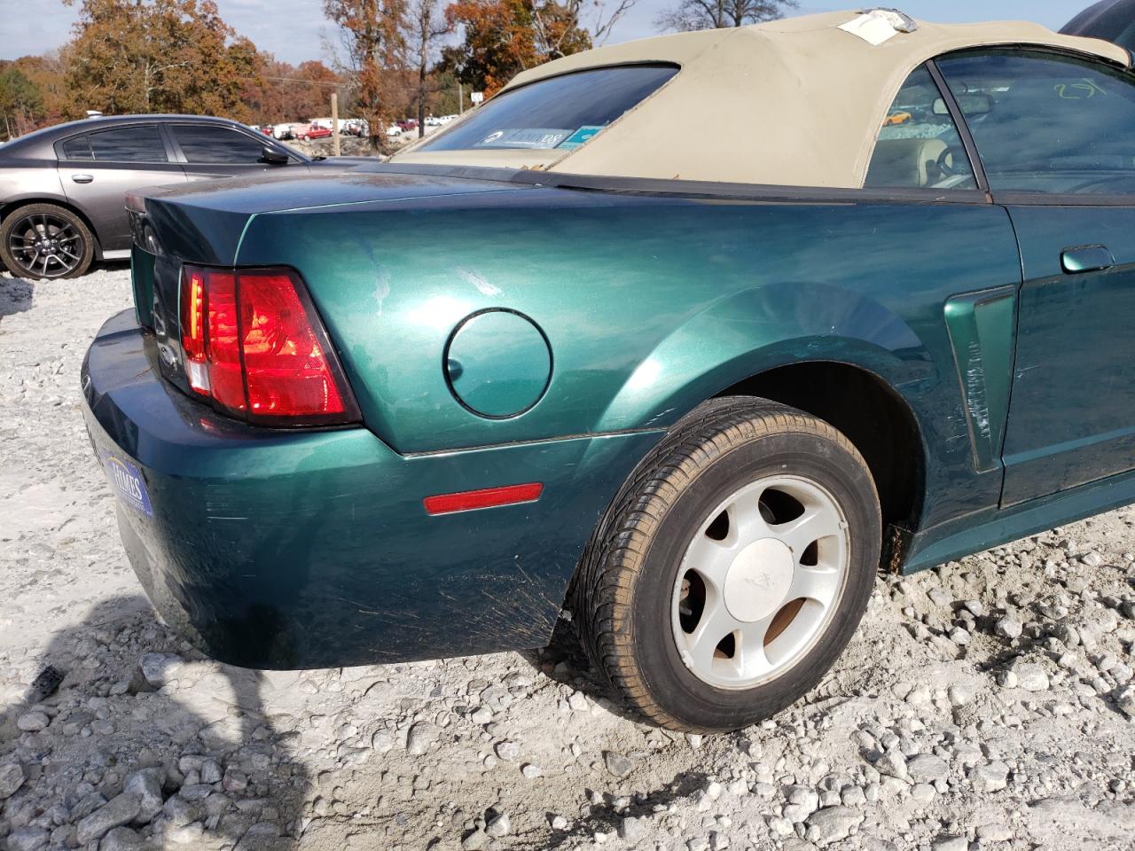 Photo 9 from auction – 2000 FORD MUSTANG with VIN 1FAFP4449YF189594