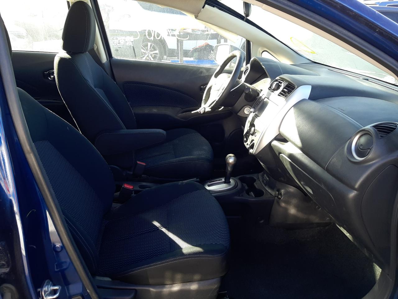 Photo 5 from auction – 2019 NISSAN VERSA NOTE with VIN 3N1CE2CP0KL356136