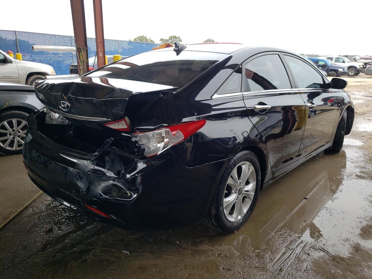 Photo 4 from auction – 2011 HYUNDAI SONATA SE with VIN 5NPEC4AC8BH097449