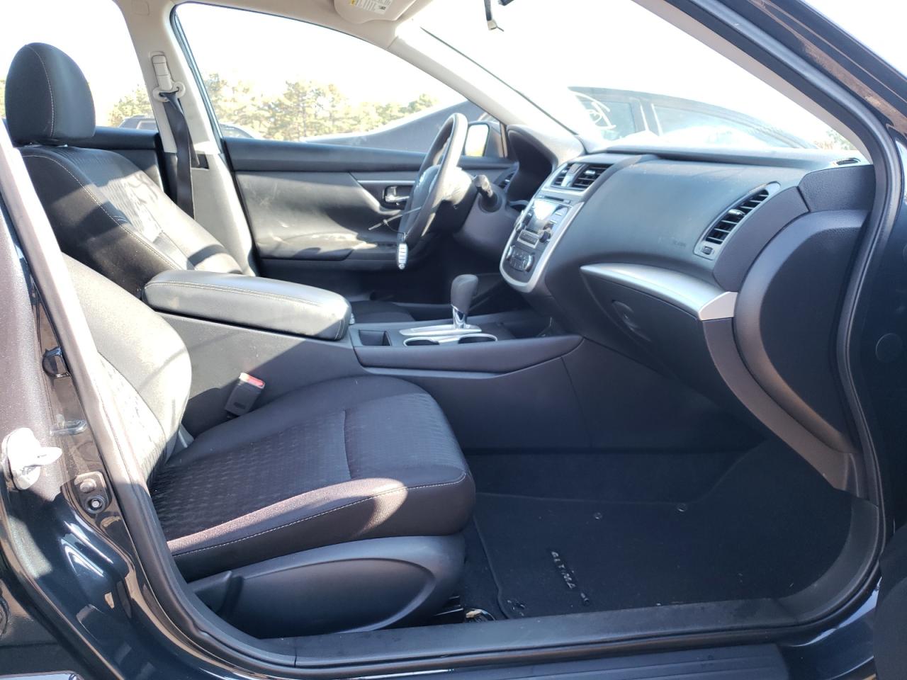 Photo 5 from auction – 2017 NISSAN ALTIMA 2.5 with VIN 1N4AL3AP3HC216935
