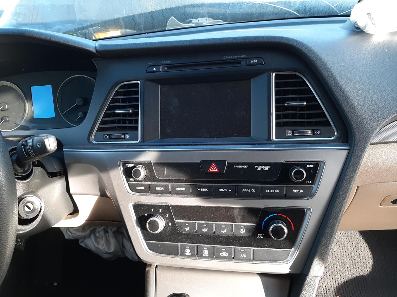 Photo 9 from auction – 2016 HYUNDAI SONATA SE with VIN 5NPE24AF4GH389748