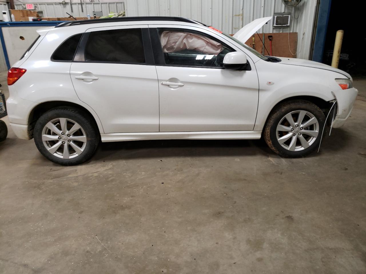 Photo 9 from auction – 2012 MITSUBISHI OUTLANDER with VIN JA4AP4AU1CZ004092