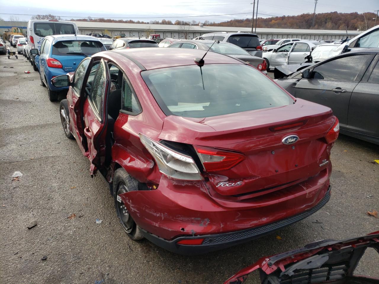Photo 3 from auction – 2013 FORD FOCUS SE with VIN 1FADP3F29DL204121